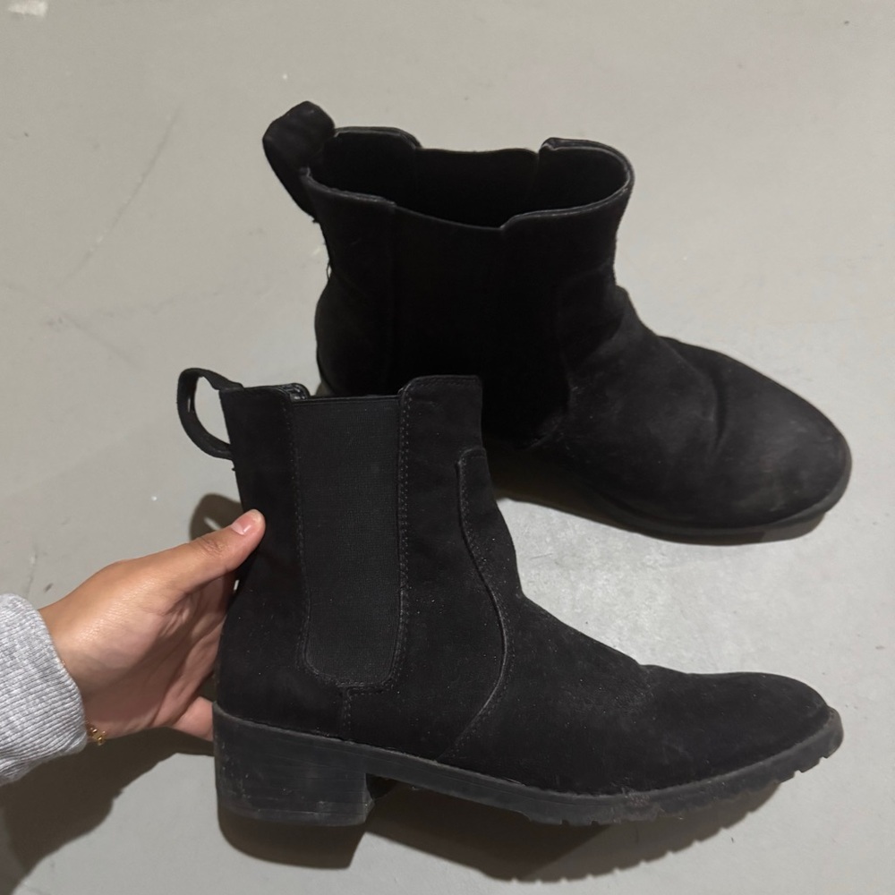 H&M Black Suede Chelsea Boots